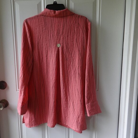 Peck & Peck women's button down top size L, salmon color with small black lines - Picture 3 of 13
